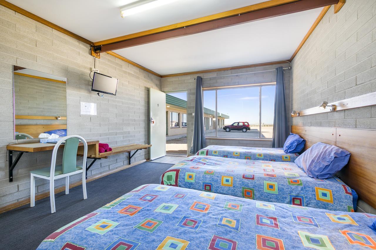 Nullarbor Roadhouse Hotel Buitenkant foto