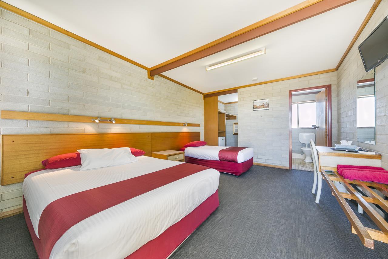 Nullarbor Roadhouse Hotel Buitenkant foto